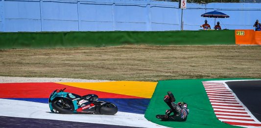 Dua Kali Terjatuh, Quartararo Mengaku Terlalu Bersemangat….Waduhhh Quartararo terjatuh