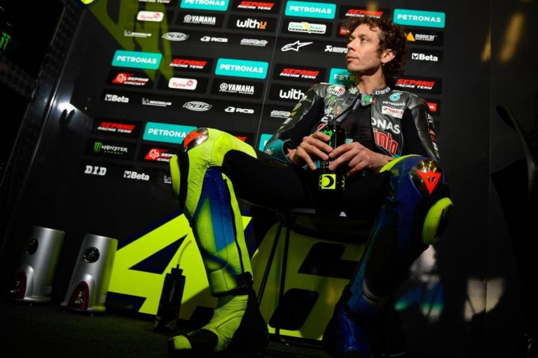 Curhat Rossi : “Ini Balapan Yang sulit, Saya Tidak Memiliki Kecepatan”