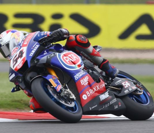 Start Dari Posisi ke-13, Toprak Juara Race 1 WSBK Inggris !