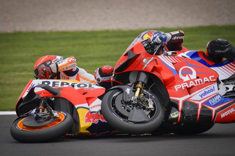 Insiden Silverstone Marquez Minta Maaf, Sementara Martin Kecewa