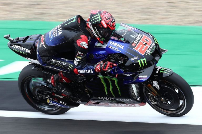Quartararo Juara MotoGP Inggris, Marc Marquez Kembali Crash !