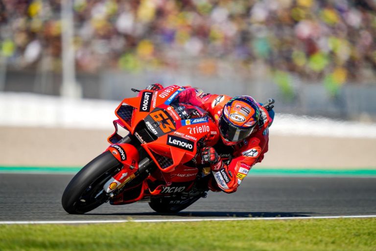 Grazie Vale…Ducati Sapu Bersih Podium GP Valencia !