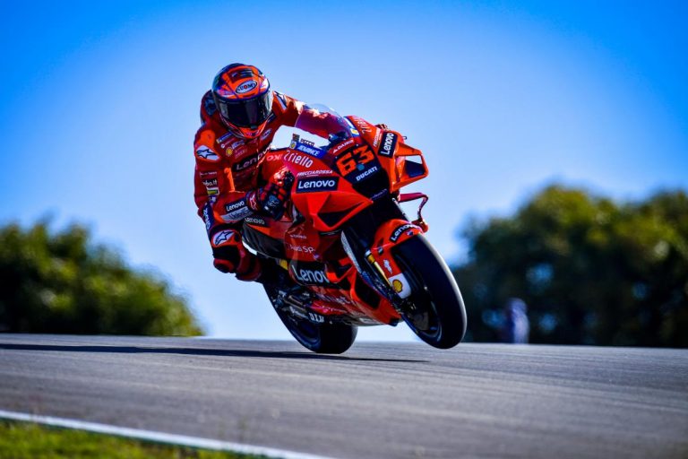 Pecco Unggul Tipis 0,001 Detik Atas Quartararo di FP3 GP Algarve