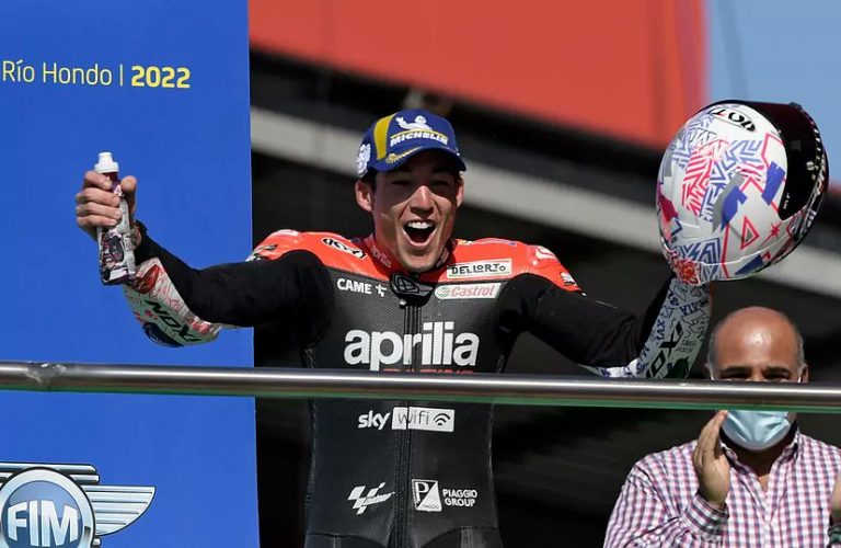 Sempat Ingin Pensiun, Aleix Espargaro Bahagia Bisa Raih Kemenangan Perdana