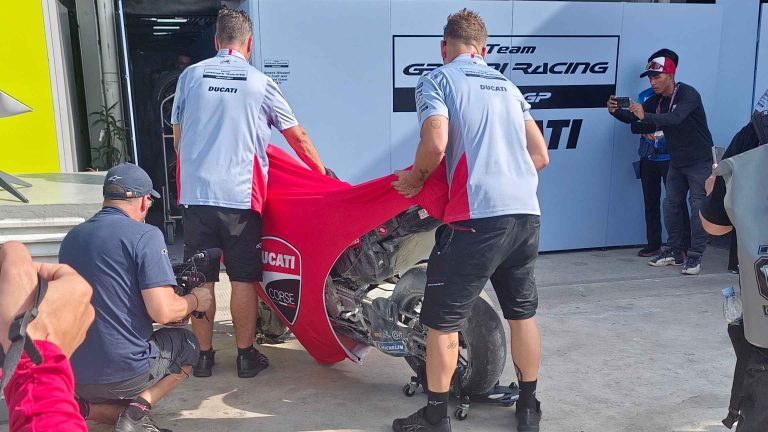 Motor Marquez Rusak Total Akibat Alat Pemadam Yang Salah